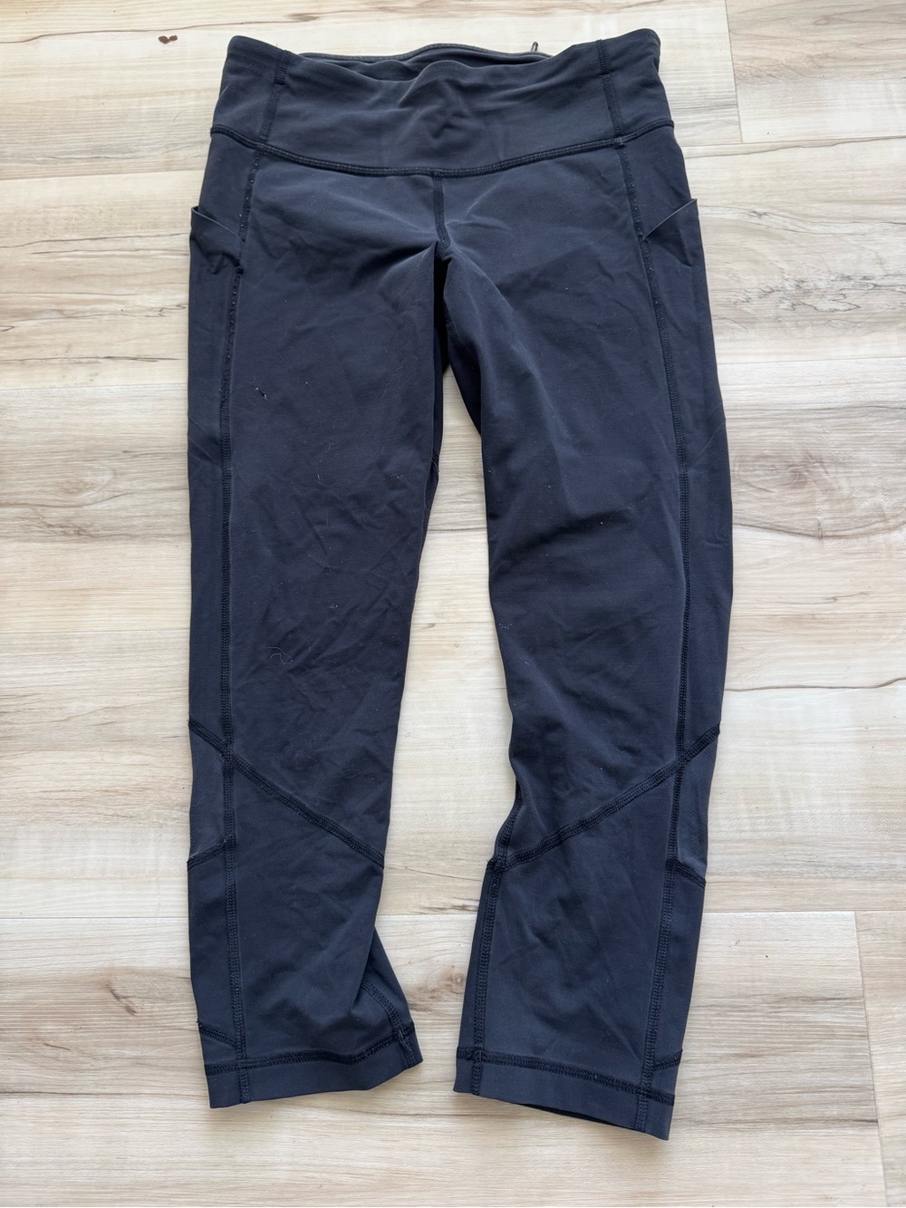 Women’s Lululemon Black Capri Active Leggings
